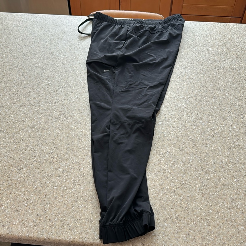 Fabletics the one jogger 27” inseam